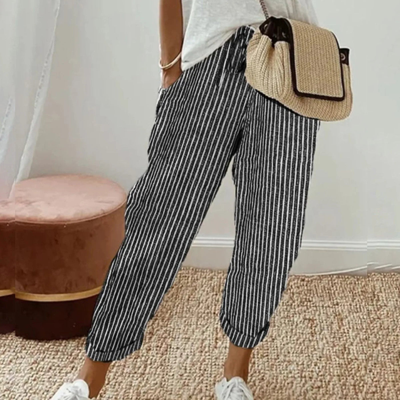 Classic Style Pants – Wrinkle-Resistant Wardrobe Staple for Minimalist Workwear and Travel Looks