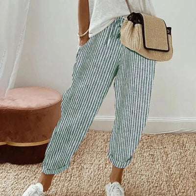 Classic Style Pants – Wrinkle-Resistant Wardrobe Staple for Minimalist Workwear and Travel Looks